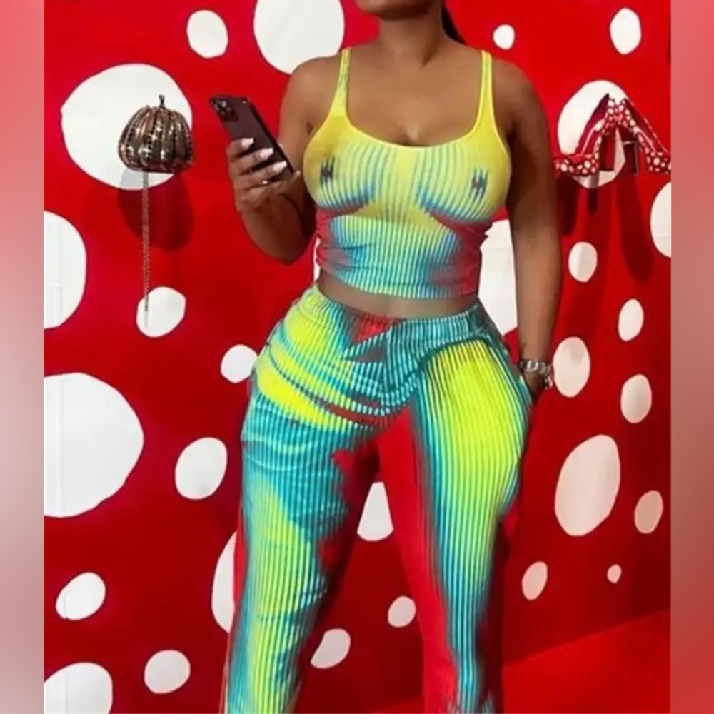 Two-piece pants set